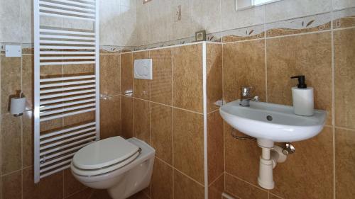 Guest House Prague Airport - image 14