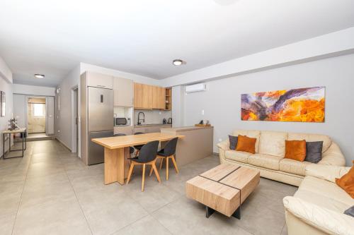 IVY Apartments in the Heart of Athens 1
