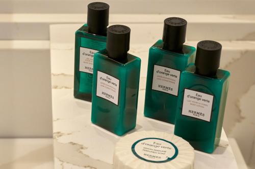 Phos The Boutique - image 9