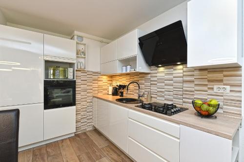 Apartment 2207 - image 5