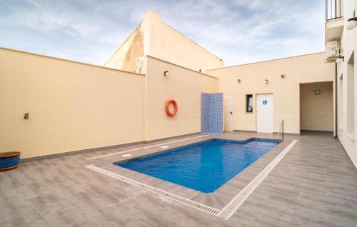 Amazing Apartment In Fuente De Piedra With Wifi