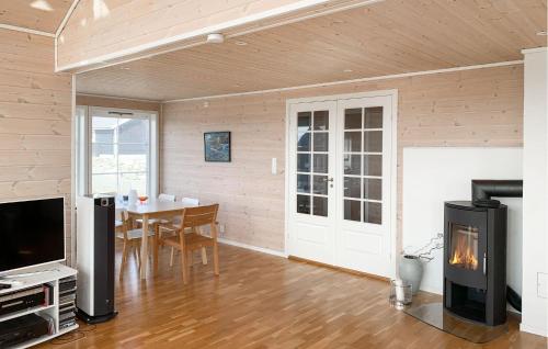 Gorgeous Home In Sveio With Wifi in Sveio