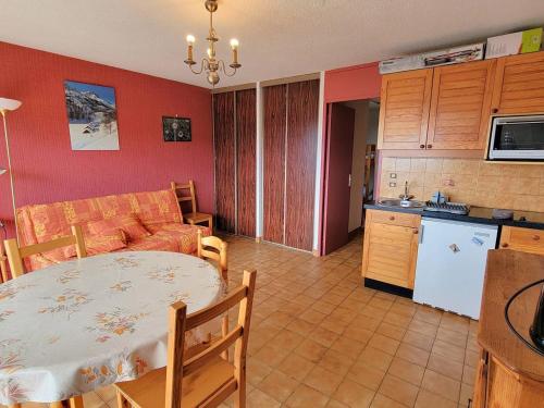 Appartement 6 pers. proche station avec balcon et parking privatifs - FR-1-393-90 in แซ็ง-มิเชล-เดอ-แชยอล
