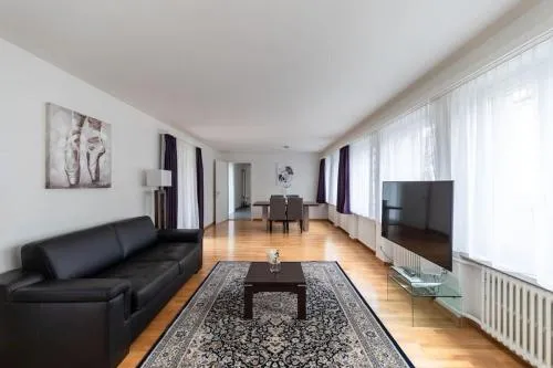 Nice and big 1 bedroom flat city center/near lake (Dahlia8) in Zürich, Schweiz