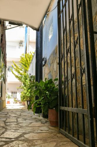 Hotel Billy – Himarë, CA