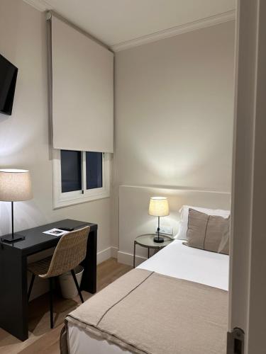 Single Room image 4