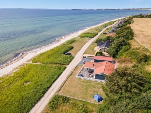 Holiday Home Arnwith - 20m from the sea in Funen by Interhome