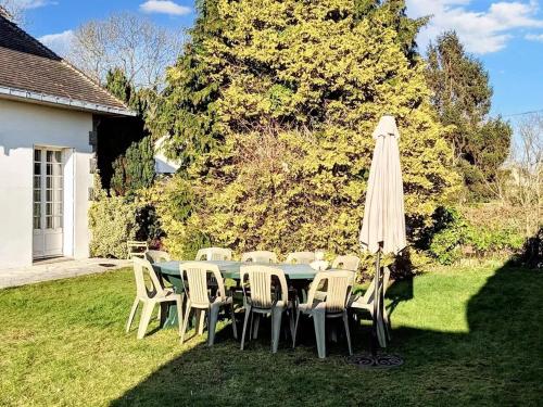 Maison de 6 chambres avec jardin amenage a Donville les Bains a 1 km de la plage