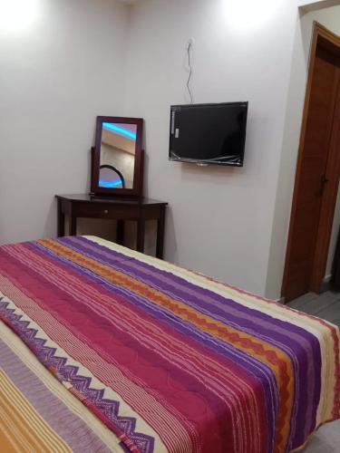 Beautiful Low Budget Apartment - image 8