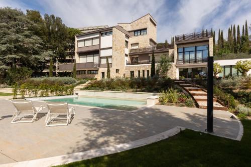GuestHost - Exclusive Perugia Getaway - Apartments with Shared Pool & Parking
