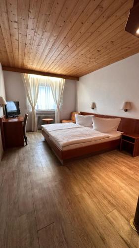 2 twin beds