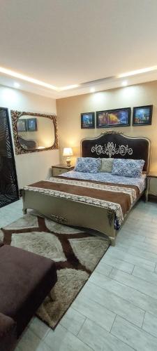 Beautiful Apartment 502 Bahria Town LHR - image 2