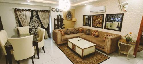 Beautiful Apartment 502 Bahria Town LHR - image 3