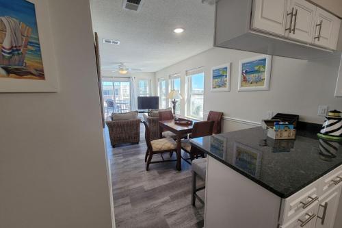 La Vista Apartment near Destin Harbor Boardwalk
