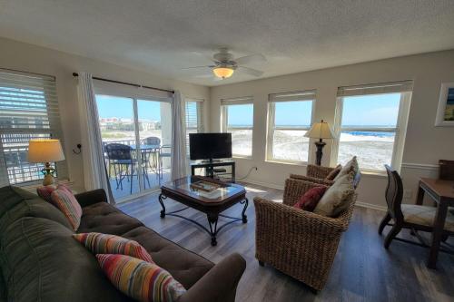 La Vista Apartment near Destin Harbor Boardwalk