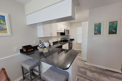 La Vista Apartment near Destin Harbor Boardwalk