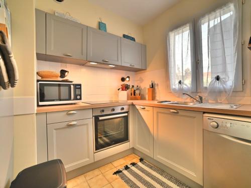 Holiday Home Les Pâquerettes by Interhome (Holiday Home Les Paquerettes by Interhome) in 拉布雷萊班