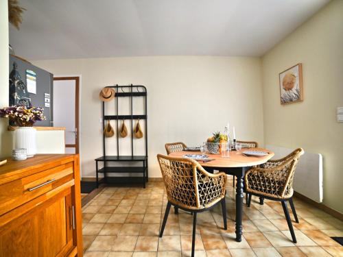 Holiday Home Les Pâquerettes by Interhome (Holiday Home Les Paquerettes by Interhome) in 拉布雷萊班