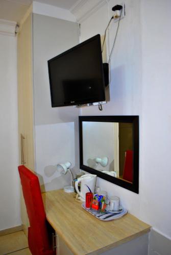 Lapologa Bed & Breakfast