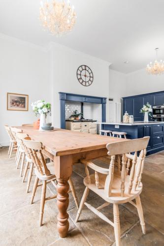 köök, Beccles Georgian Mansion l 9 Bedrooms, Hot Tub & Parkland in Barsham