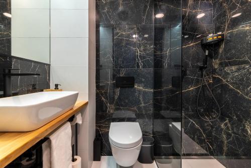 Modern Studios with Paid Parking Steps from Wenceslas Square by EasyBNB Premium, Prag (Foto 3)