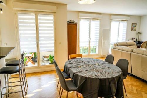 Bel appartement spacieux / Proche Arena Paris Sud - Location saisonnière - Issy-les-Moulineaux