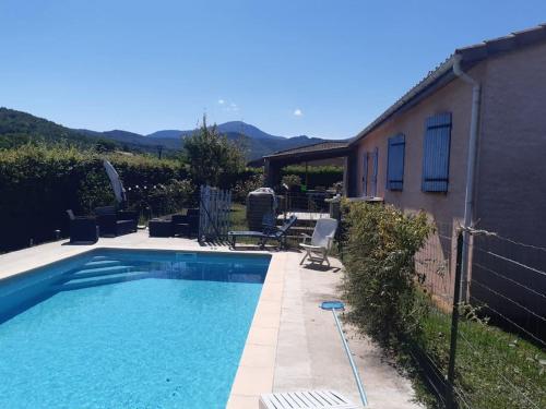 Villa calme avec piscine - Location, gîte - Lavelanet