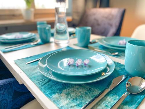 Bright Apartment with Balcony near Messe - Special BLUE TIGER Apartment, Basel, up to 4 guests, Basilea (foto 5)