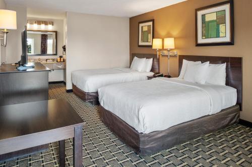 2 double beds