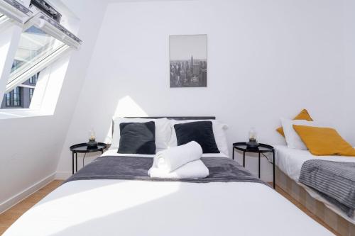 Shoreditch Apartments by DC London Rooms