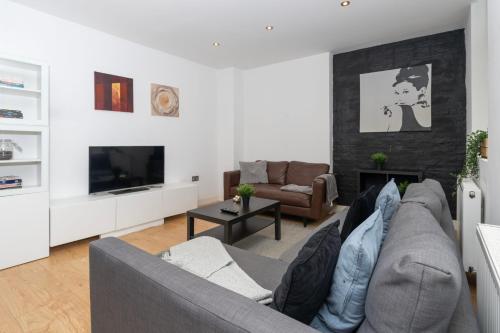 Shoreditch Apartments by DC London Rooms