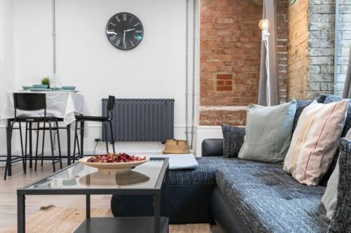 Shoreditch Apartments by DC London Rooms