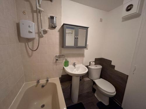 Specious 1 Bed Apartment free wifi and parking