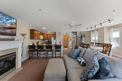 115 E Hand Ave, Unit 203 in Wildwood, USA
