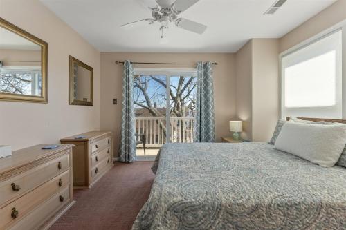 115 E Hand Ave, Unit 203 in Wildwood, USA