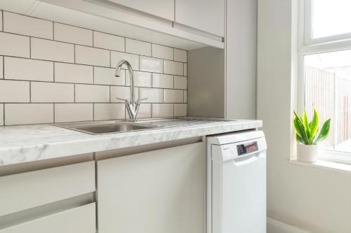 Lovely 2 Bedroom House - Free Parking - Accommodation near QMC Hospital & University of Nottingham - in 近市中心