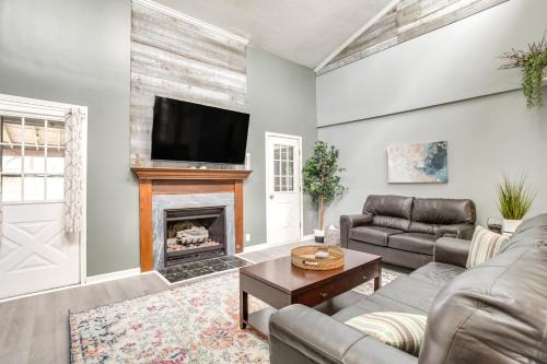 All-Season Indian Lake Home with Covered Deck! in Huntsville, USA