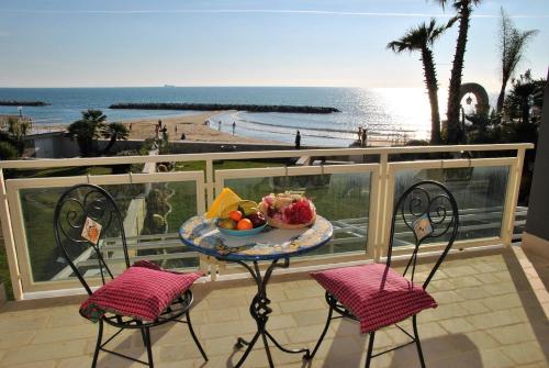  Villa on the beach, Unterkunft in Formia