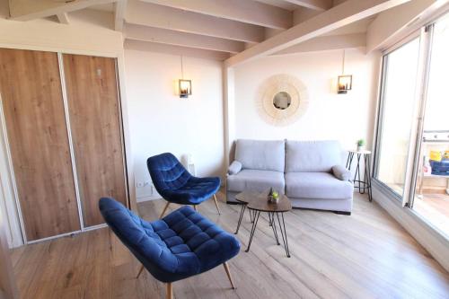 Two-Bedroom Apartment image 8