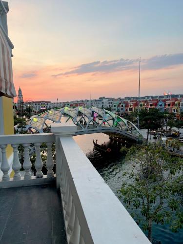 Legacy Hotel - Grand World Phu Quoc near Vinmec International Hospital