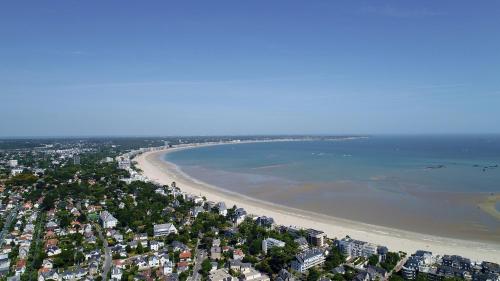 Château des Tourelles Hôtel Thalasso Spa Baie de La Baule - image 2