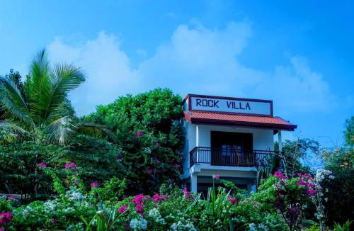 Rock Villa Relax City Resort in Mihintale