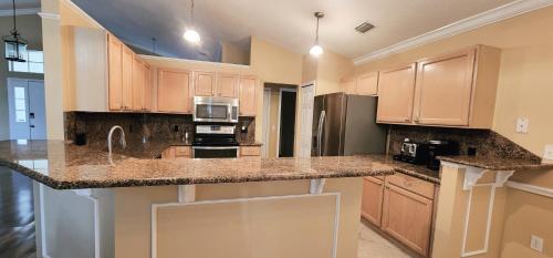 Luxury 3-Bedroom Home near Beaches with Pool in Vero Beach, USA