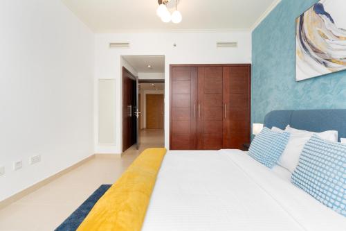 Lux BnB Burj Views Tower I Downtown, Dubai (photo 4)