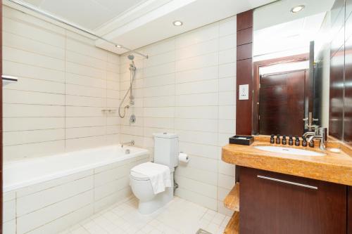 Lux BnB Burj Views Tower I Downtown, Dubai (photo 5)