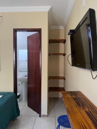 Standard Triple Room image 5