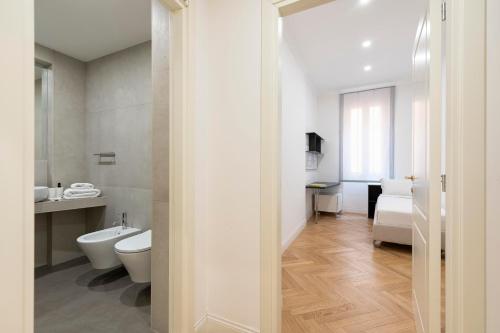SJR Luxury Apartment Trevi Fountain - image 3