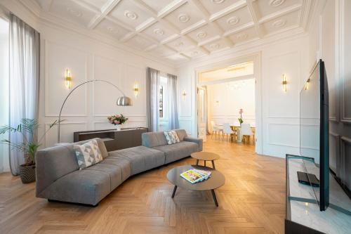 SJR Luxury Apartment Trevi Fountain - image 4