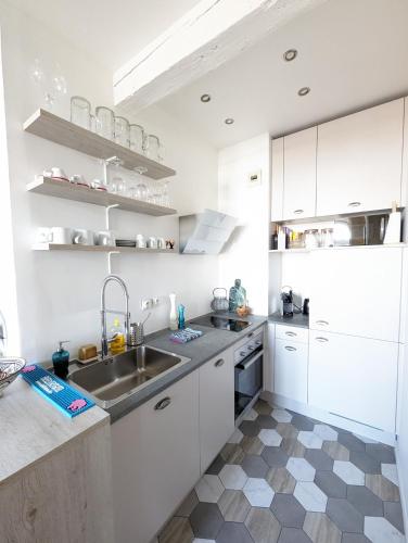 Appartement de charme sous les toits avec vue sur la Garonne, Bordeaux (Foto 8)