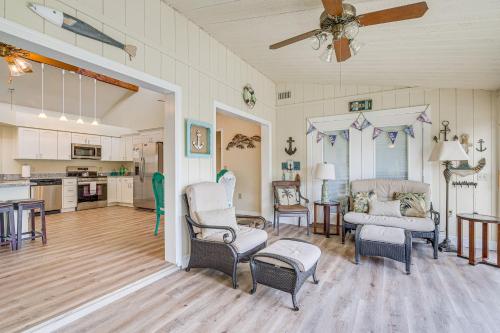Crystal River Home Water Views and Boat Dock! in Crystal River, USA